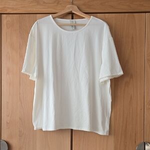 Joie White Top With Pearl Accents, Oversized, Updated Basic, VGUC, Paris Chic